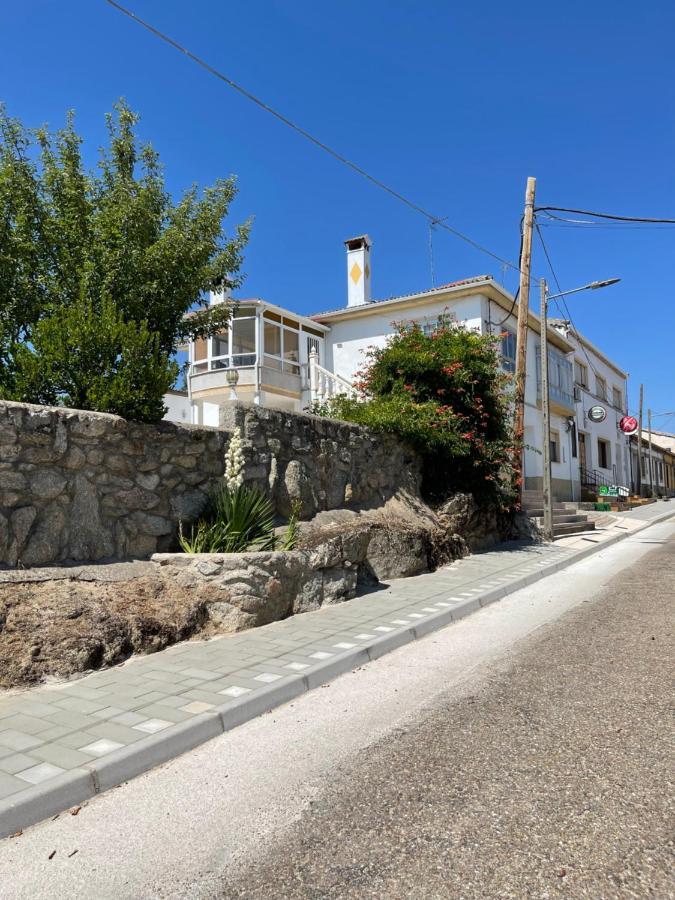 Villa Entre Encinas Moralina Bagian luar foto