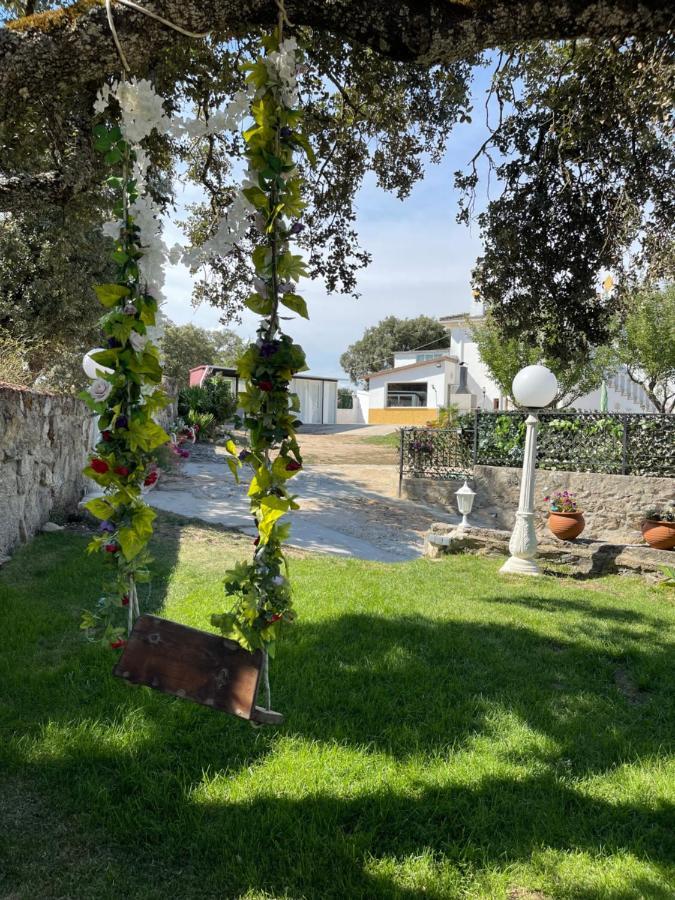 Villa Entre Encinas Moralina Bagian luar foto