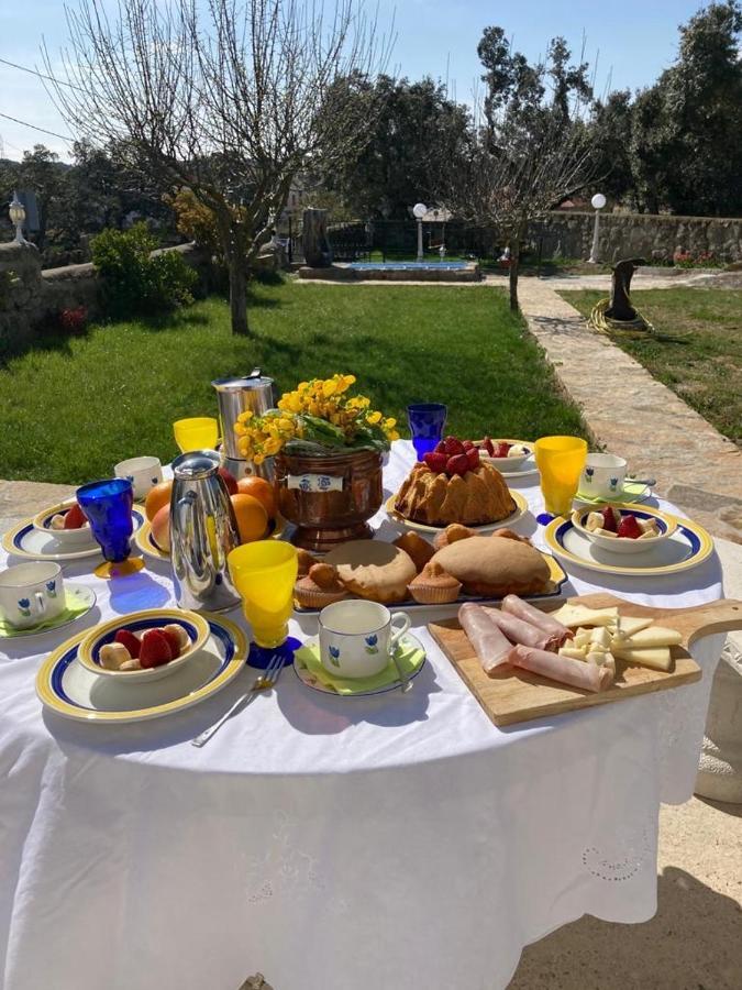 Villa Entre Encinas Moralina Bagian luar foto
