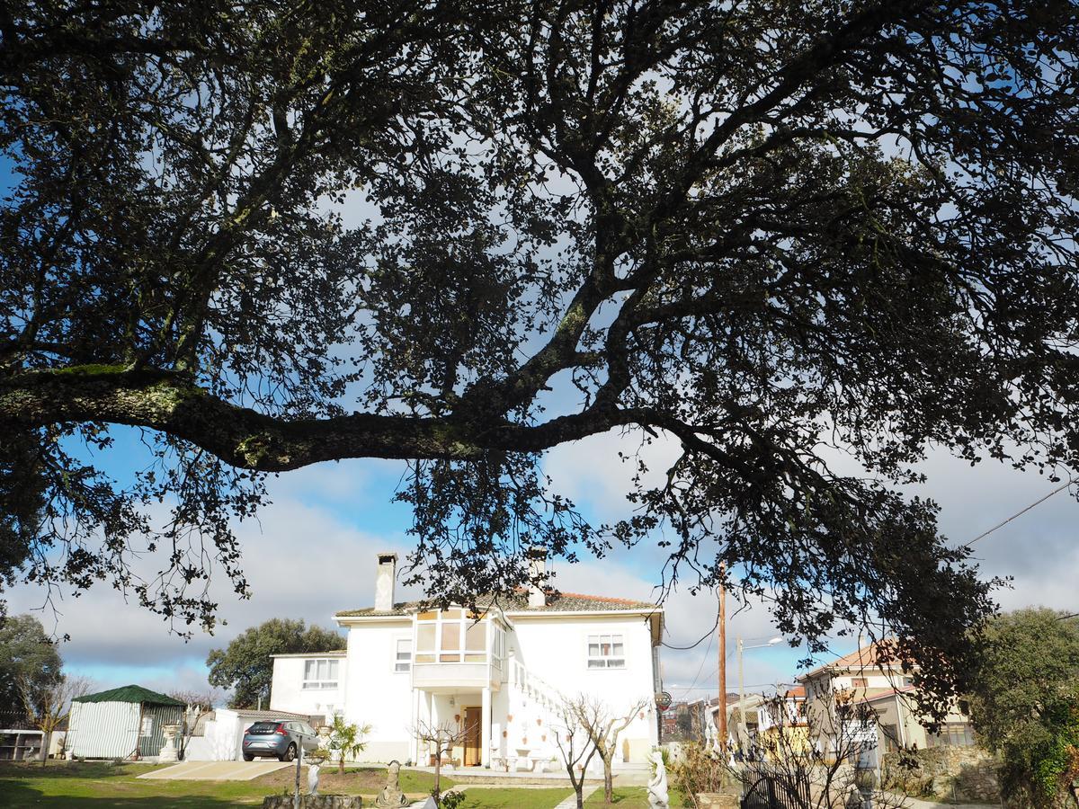 Villa Entre Encinas Moralina Bagian luar foto