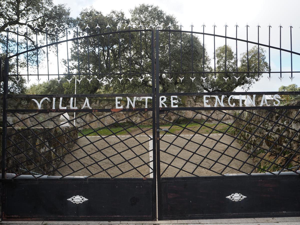 Villa Entre Encinas Moralina Bagian luar foto